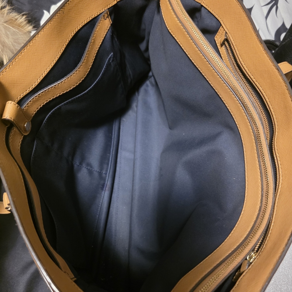 Tory Burch Tote Bag - Picture 11 of 11
